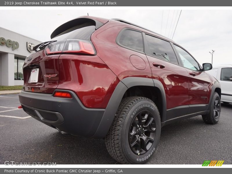 Velvet Red Pearl / Black 2019 Jeep Cherokee Trailhawk Elite 4x4
