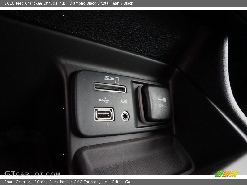 Diamond Black Crystal Pearl / Black 2018 Jeep Cherokee Latitude Plus