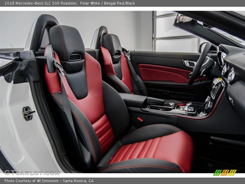 Polar White / Bengal Red/Black 2018 Mercedes-Benz SLC 300 Roadster
