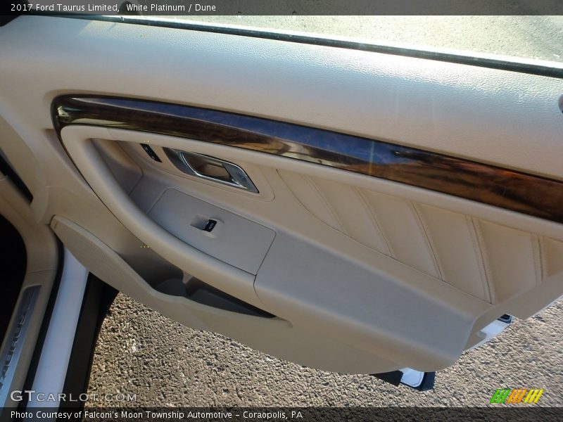 White Platinum / Dune 2017 Ford Taurus Limited