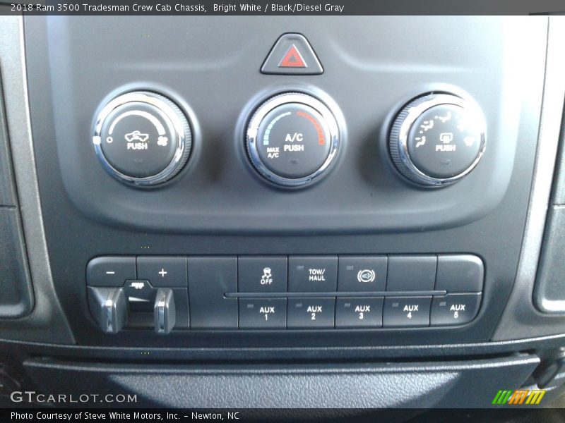 Bright White / Black/Diesel Gray 2018 Ram 3500 Tradesman Crew Cab Chassis
