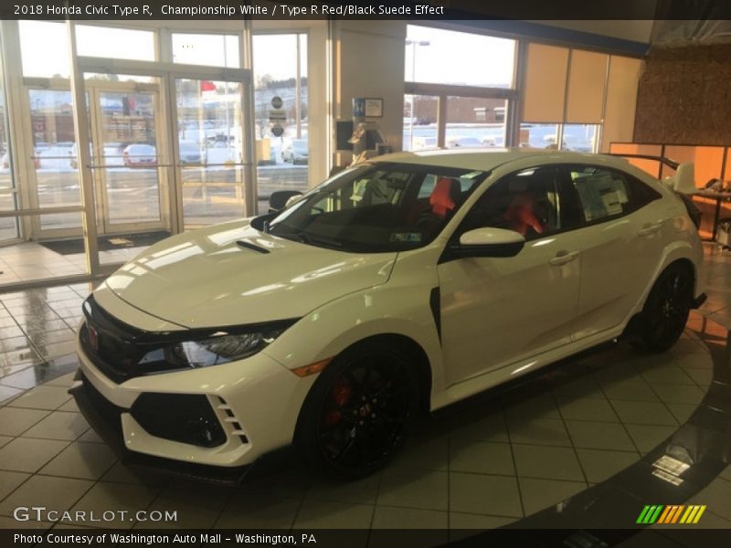 Front 3/4 View of 2018 Civic Type R