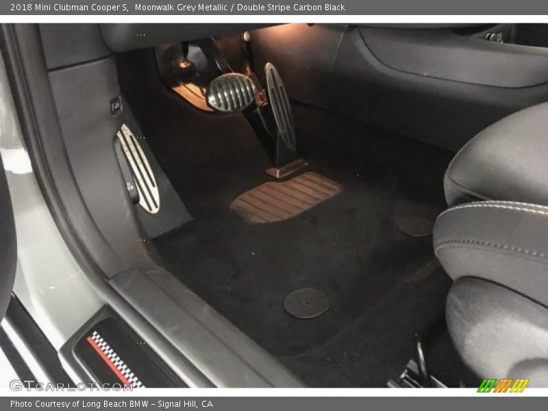 Moonwalk Grey Metallic / Double Stripe Carbon Black 2018 Mini Clubman Cooper S