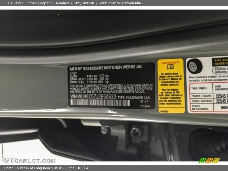 Moonwalk Grey Metallic / Double Stripe Carbon Black 2018 Mini Clubman Cooper S