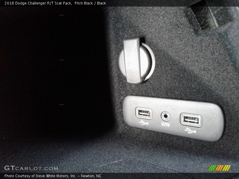 Pitch Black / Black 2018 Dodge Challenger R/T Scat Pack