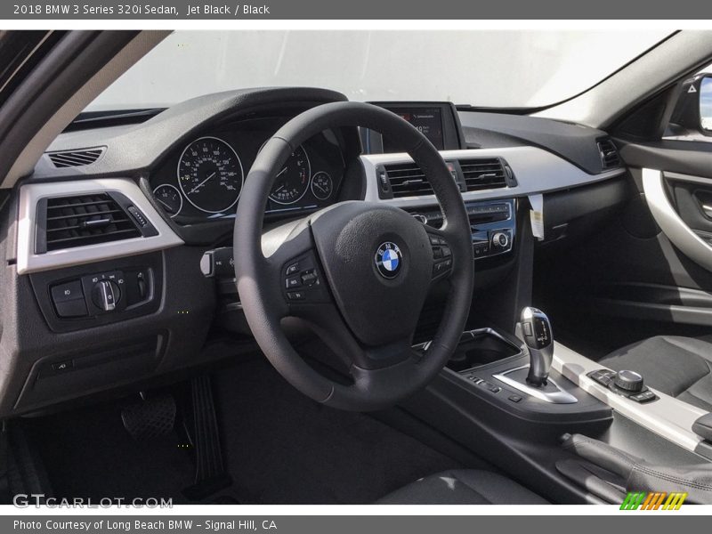 Jet Black / Black 2018 BMW 3 Series 320i Sedan