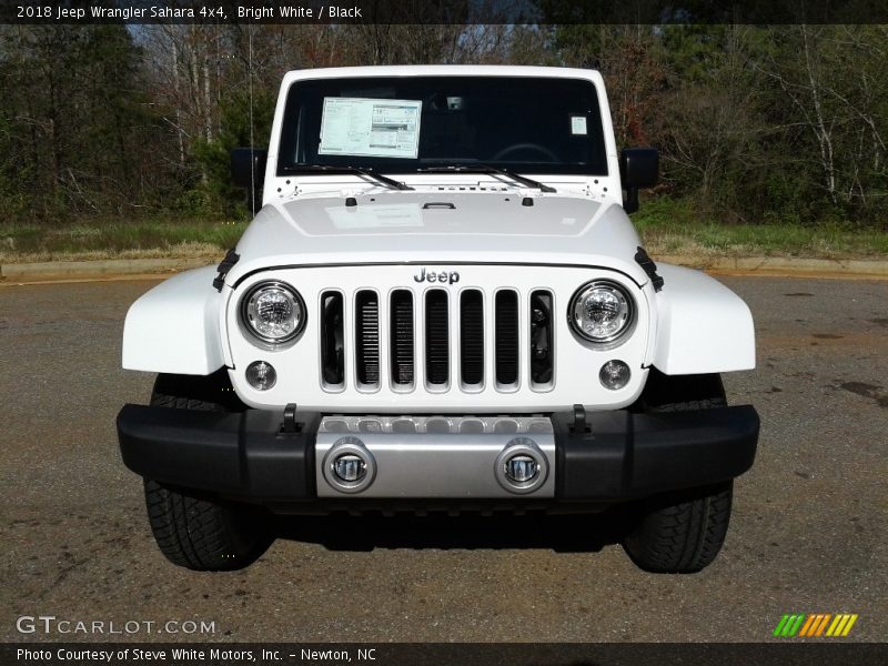 Bright White / Black 2018 Jeep Wrangler Sahara 4x4