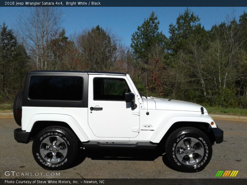 Bright White / Black 2018 Jeep Wrangler Sahara 4x4