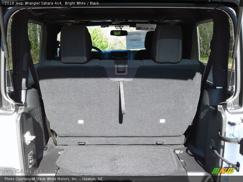 Bright White / Black 2018 Jeep Wrangler Sahara 4x4
