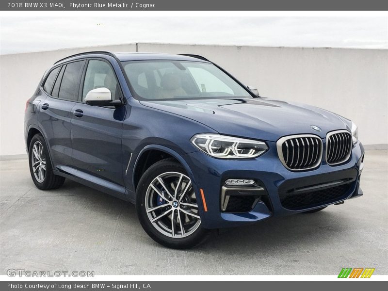 Front 3/4 View of 2018 X3 M40i