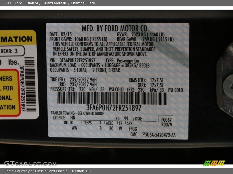 Guard Metallic / Charcoal Black 2015 Ford Fusion SE