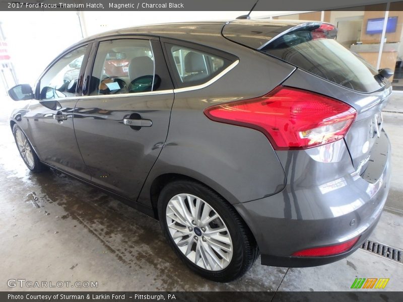 Magnetic / Charcoal Black 2017 Ford Focus Titanium Hatch