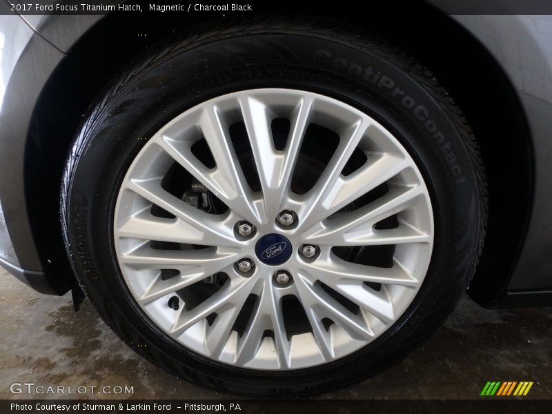 Magnetic / Charcoal Black 2017 Ford Focus Titanium Hatch