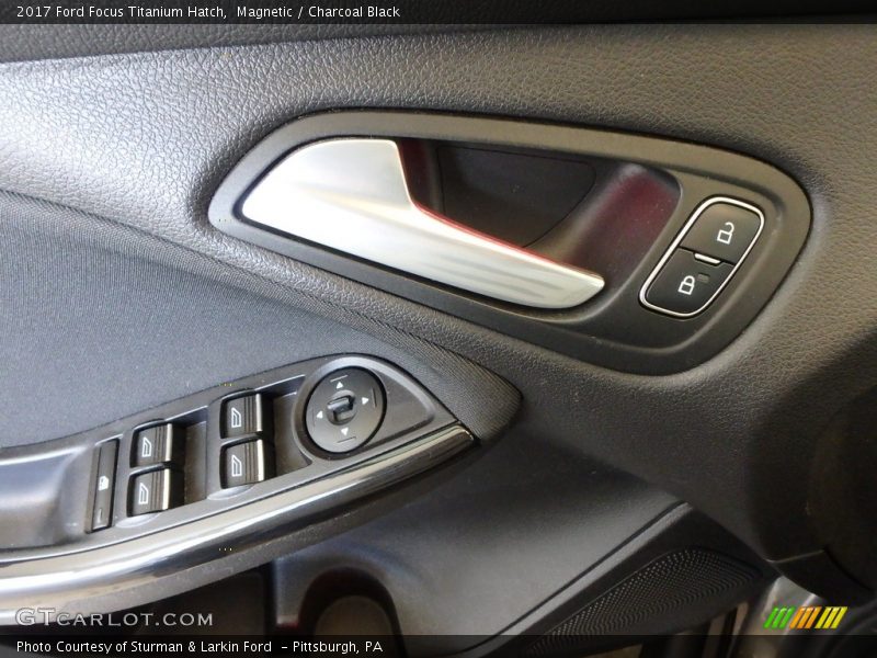 Magnetic / Charcoal Black 2017 Ford Focus Titanium Hatch