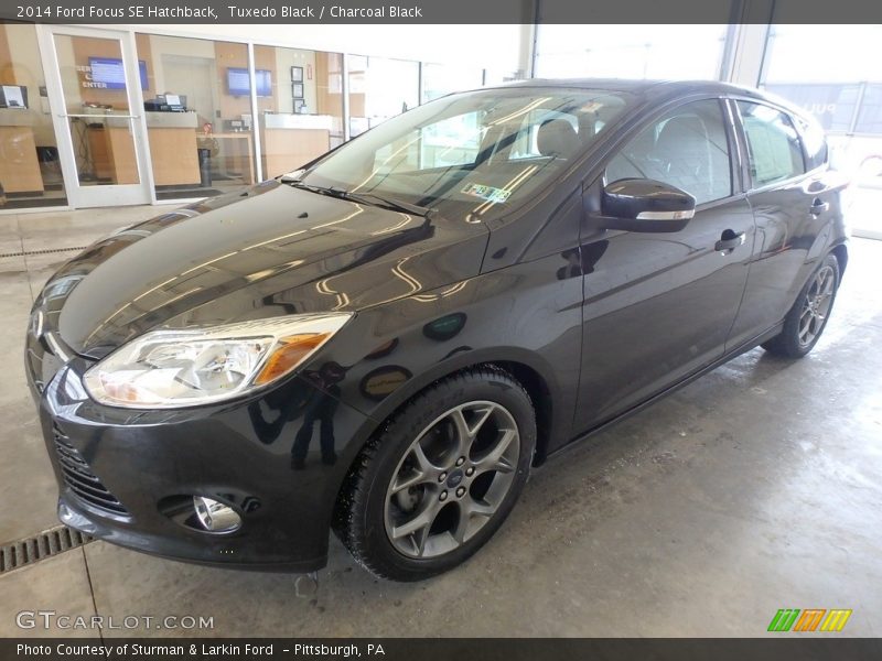 Tuxedo Black / Charcoal Black 2014 Ford Focus SE Hatchback