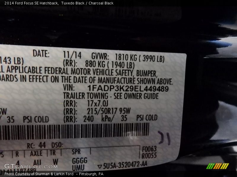 Tuxedo Black / Charcoal Black 2014 Ford Focus SE Hatchback