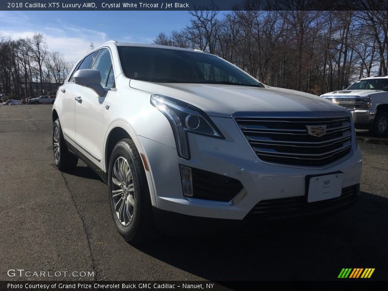 Crystal White Tricoat / Jet Black 2018 Cadillac XT5 Luxury AWD