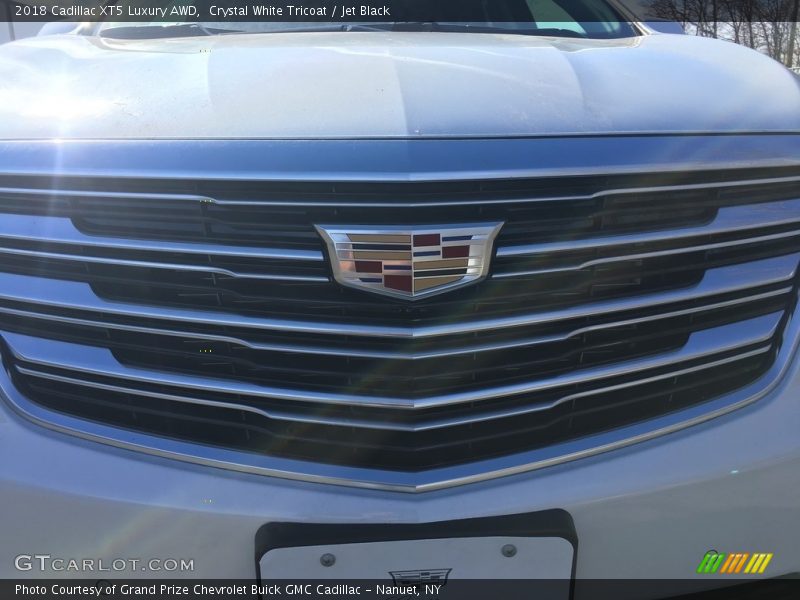 Crystal White Tricoat / Jet Black 2018 Cadillac XT5 Luxury AWD