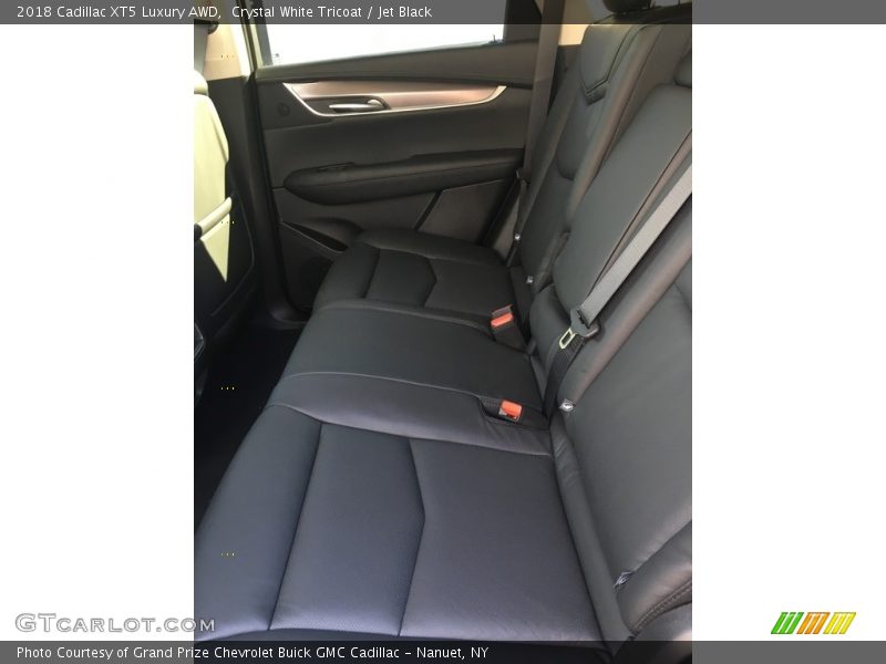 Crystal White Tricoat / Jet Black 2018 Cadillac XT5 Luxury AWD