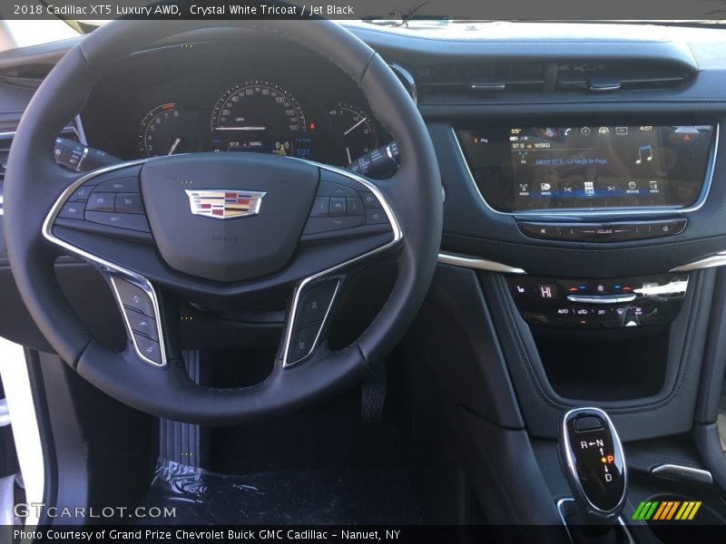 Crystal White Tricoat / Jet Black 2018 Cadillac XT5 Luxury AWD