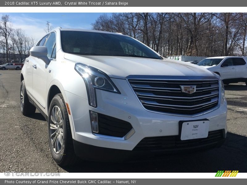 Crystal White Tricoat / Sahara Beige 2018 Cadillac XT5 Luxury AWD