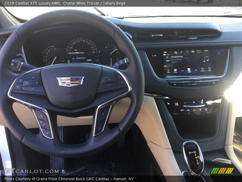Crystal White Tricoat / Sahara Beige 2018 Cadillac XT5 Luxury AWD