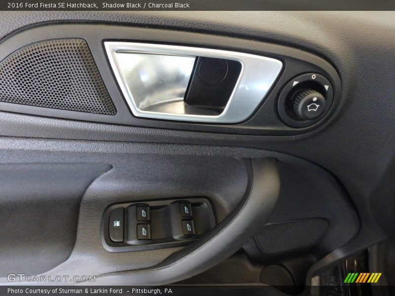 Shadow Black / Charcoal Black 2016 Ford Fiesta SE Hatchback