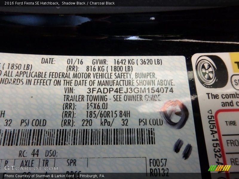 Shadow Black / Charcoal Black 2016 Ford Fiesta SE Hatchback