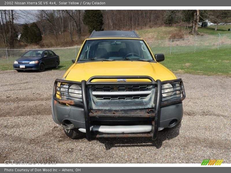 Solar Yellow / Gray Celadon 2002 Nissan Xterra SE V6 4x4