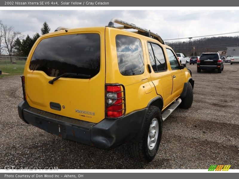 Solar Yellow / Gray Celadon 2002 Nissan Xterra SE V6 4x4