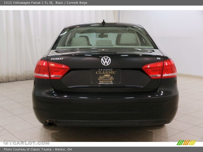 Black / Cornsilk Beige 2013 Volkswagen Passat 2.5L SE