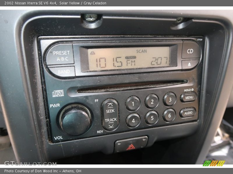 Solar Yellow / Gray Celadon 2002 Nissan Xterra SE V6 4x4