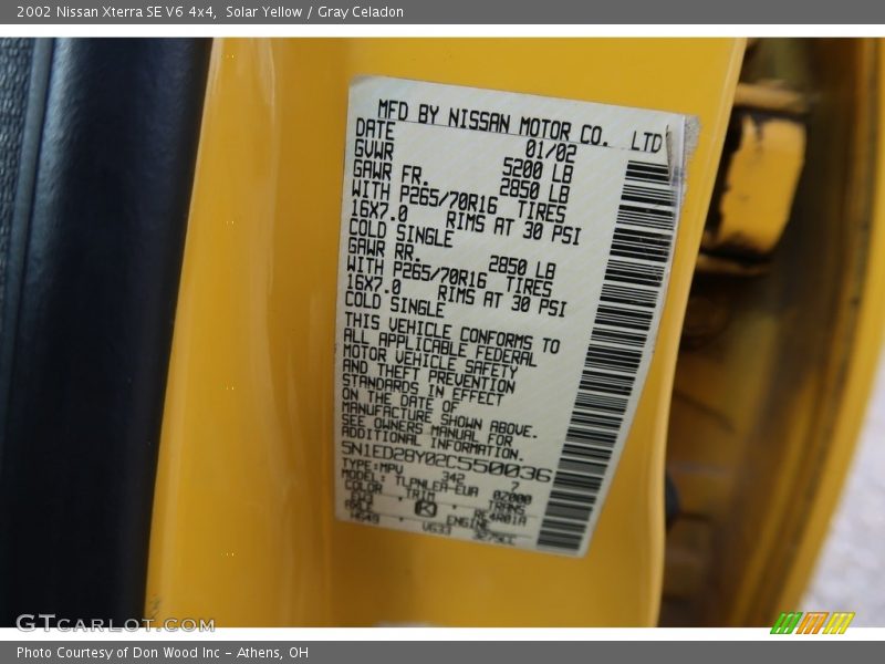 Solar Yellow / Gray Celadon 2002 Nissan Xterra SE V6 4x4