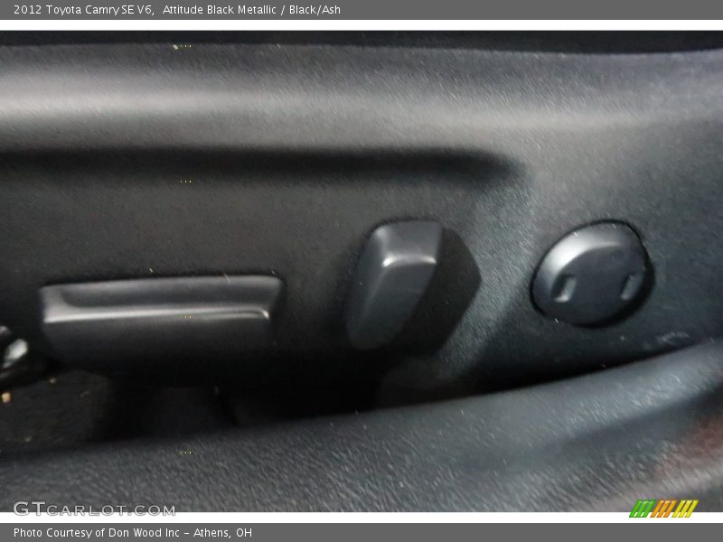 Attitude Black Metallic / Black/Ash 2012 Toyota Camry SE V6