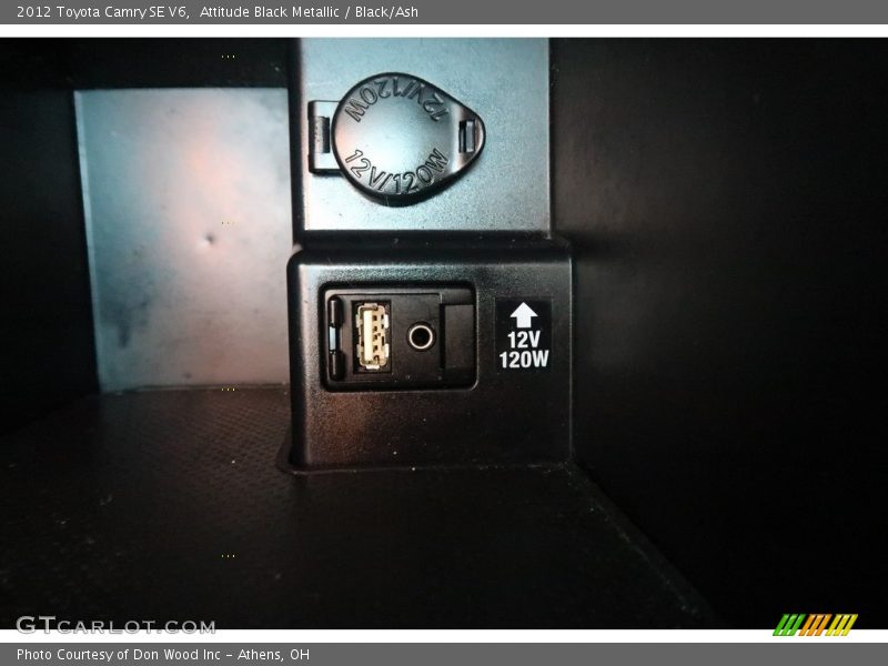 Attitude Black Metallic / Black/Ash 2012 Toyota Camry SE V6