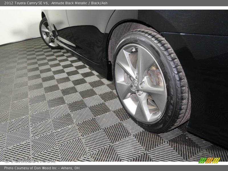 Attitude Black Metallic / Black/Ash 2012 Toyota Camry SE V6