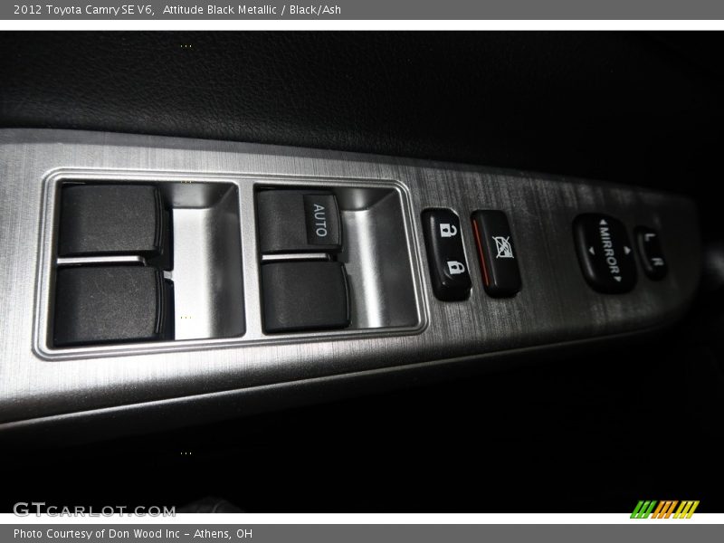 Attitude Black Metallic / Black/Ash 2012 Toyota Camry SE V6