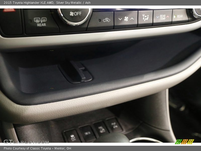 Silver Sky Metallic / Ash 2015 Toyota Highlander XLE AWD