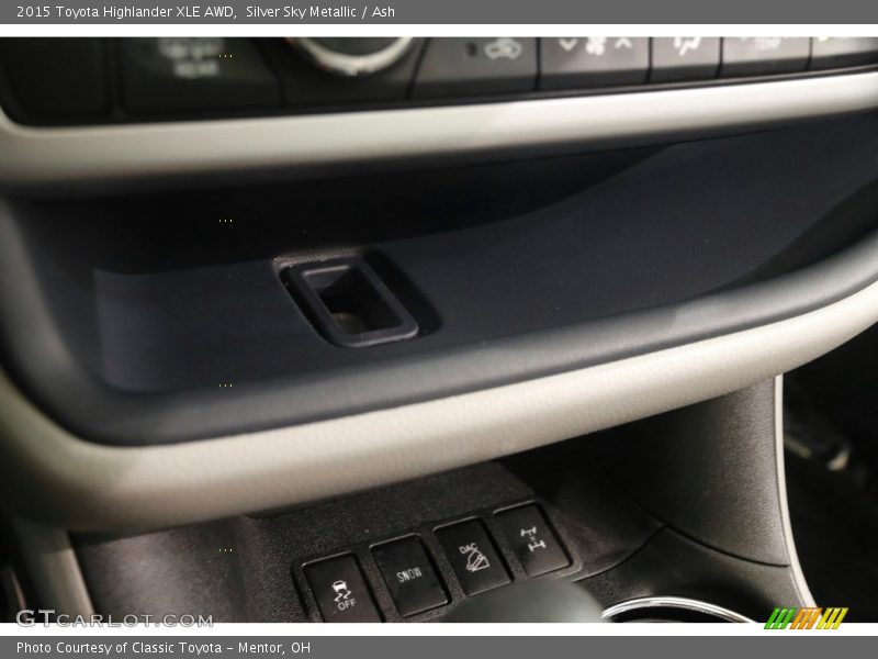 Silver Sky Metallic / Ash 2015 Toyota Highlander XLE AWD