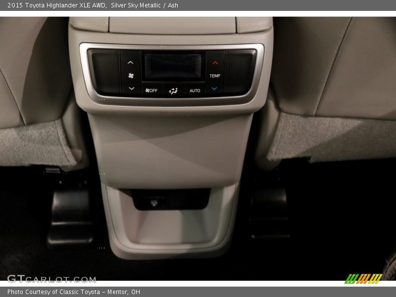 Silver Sky Metallic / Ash 2015 Toyota Highlander XLE AWD
