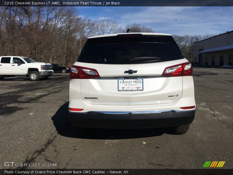 Iridescent Pearl Tricoat / Jet Black 2018 Chevrolet Equinox LT AWD