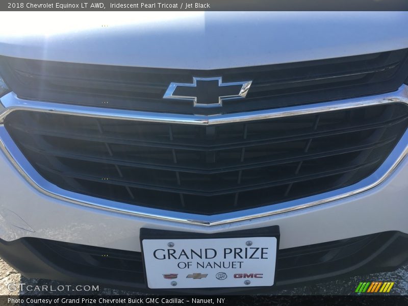 Iridescent Pearl Tricoat / Jet Black 2018 Chevrolet Equinox LT AWD