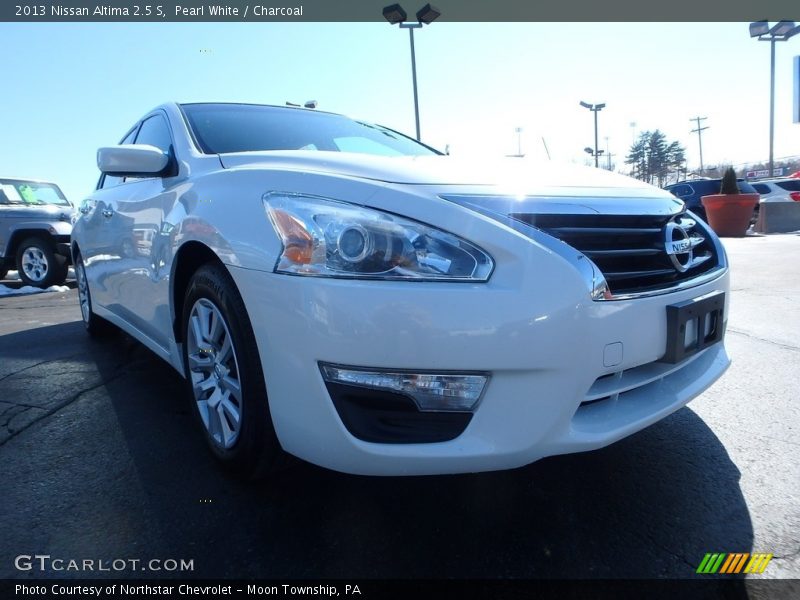 Pearl White / Charcoal 2013 Nissan Altima 2.5 S