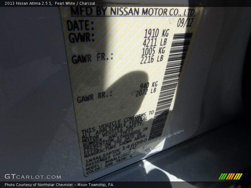 Pearl White / Charcoal 2013 Nissan Altima 2.5 S