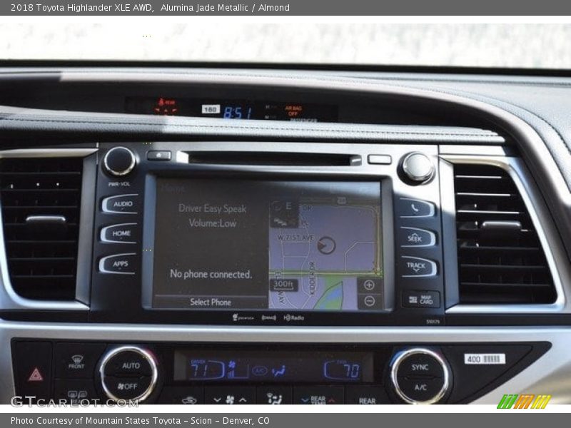 Alumina Jade Metallic / Almond 2018 Toyota Highlander XLE AWD
