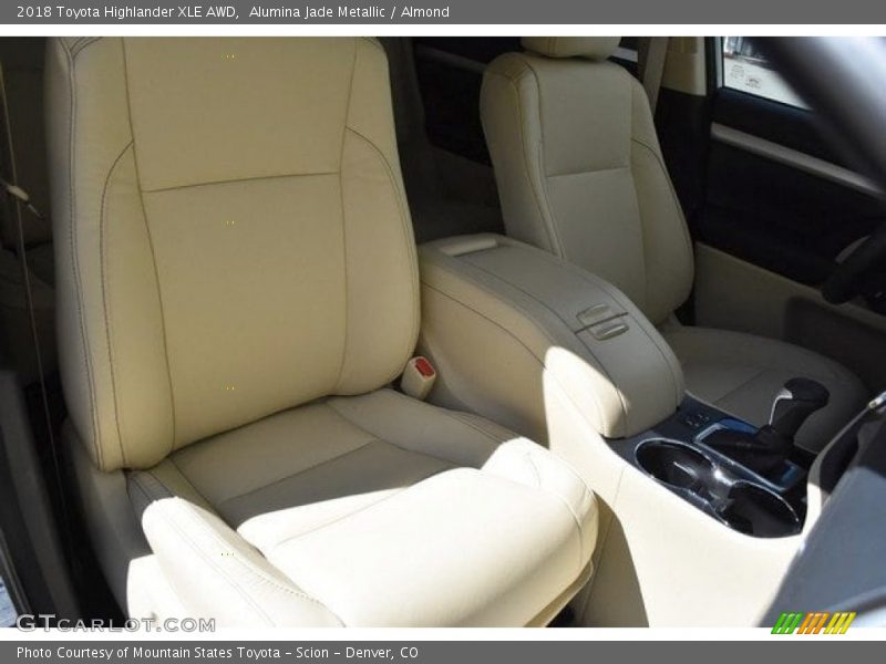 Alumina Jade Metallic / Almond 2018 Toyota Highlander XLE AWD