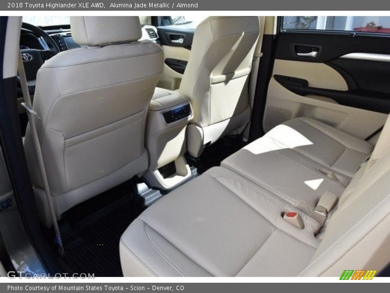 Alumina Jade Metallic / Almond 2018 Toyota Highlander XLE AWD