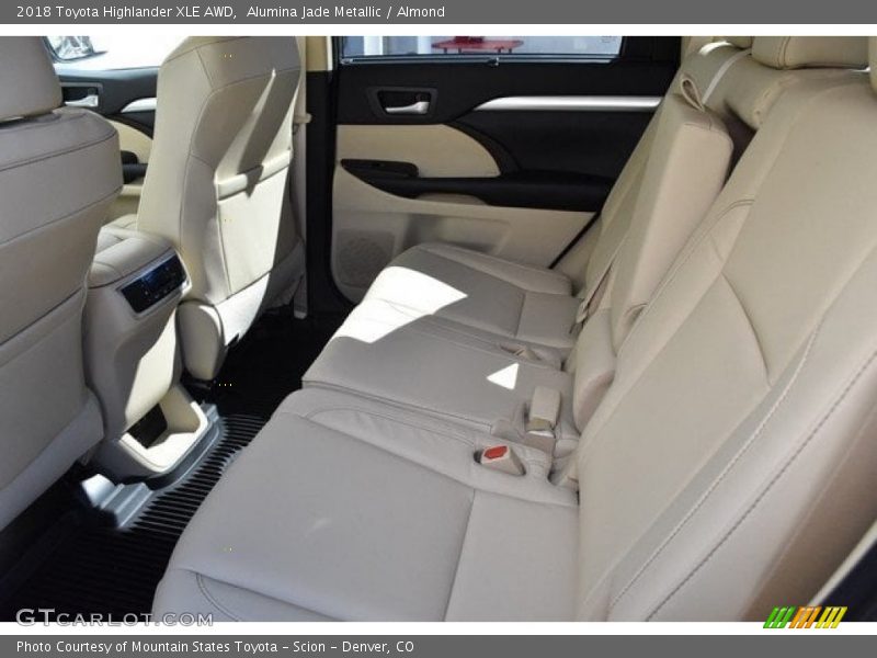 Alumina Jade Metallic / Almond 2018 Toyota Highlander XLE AWD
