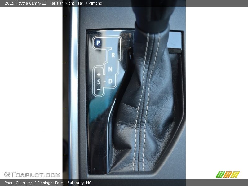 Parisian Night Pearl / Almond 2015 Toyota Camry LE