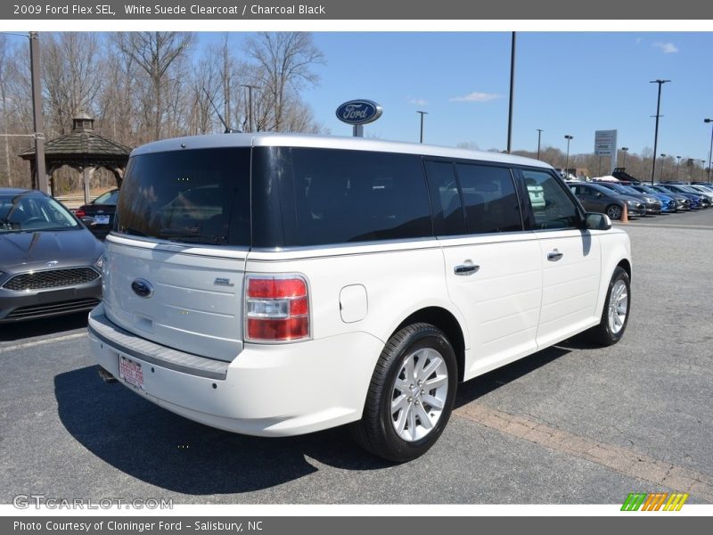 White Suede Clearcoat / Charcoal Black 2009 Ford Flex SEL